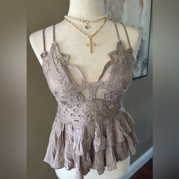 Lace peplum crochet cami top in mocha - Picture 3 of 7